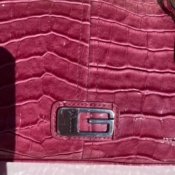 Y2K Vintage Pink Crocodile Guess Purse - Picture 2 of 5